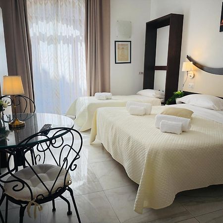 La Maison Rose Майори Екстериор снимка