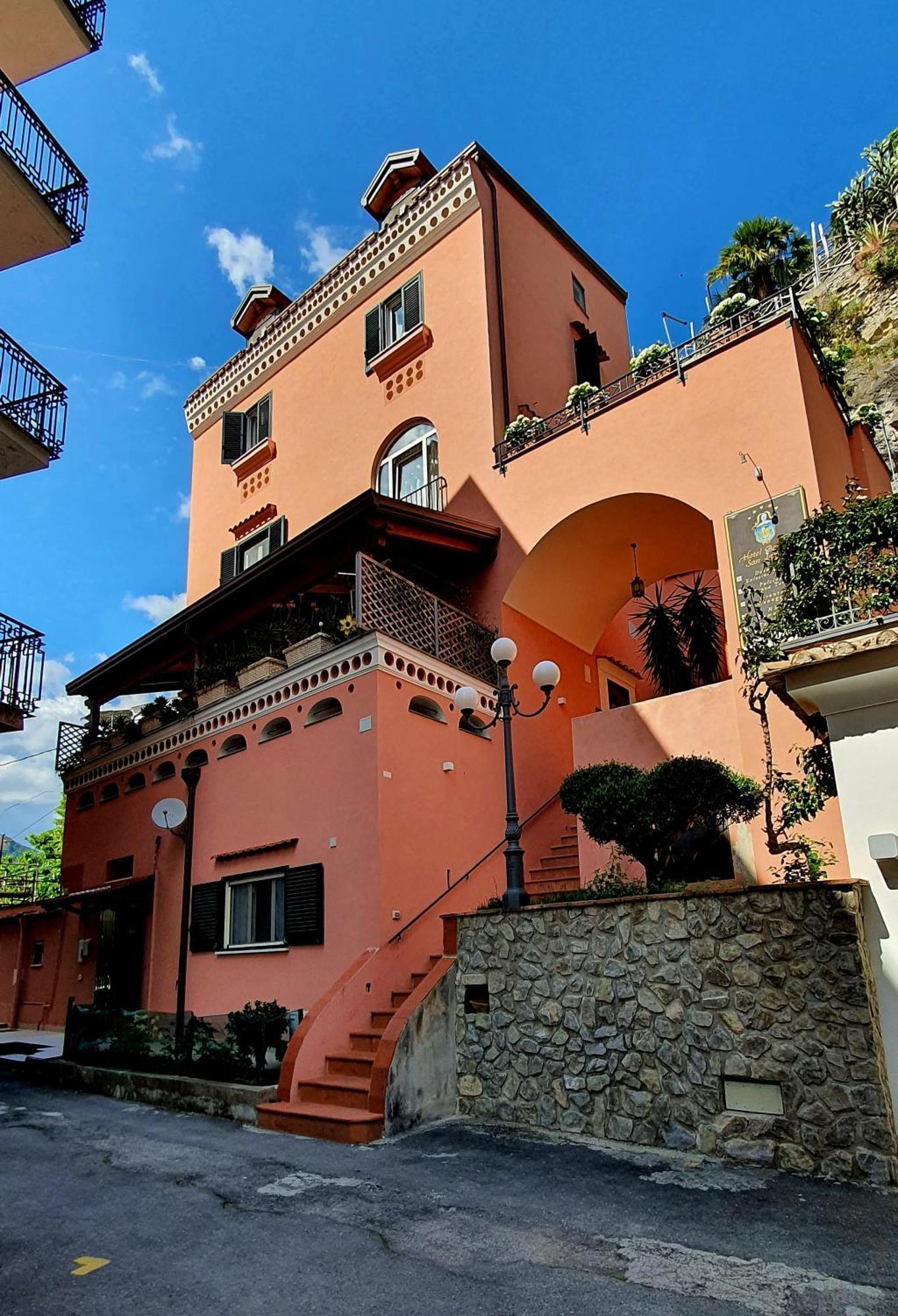 La Maison Rose Майори Екстериор снимка