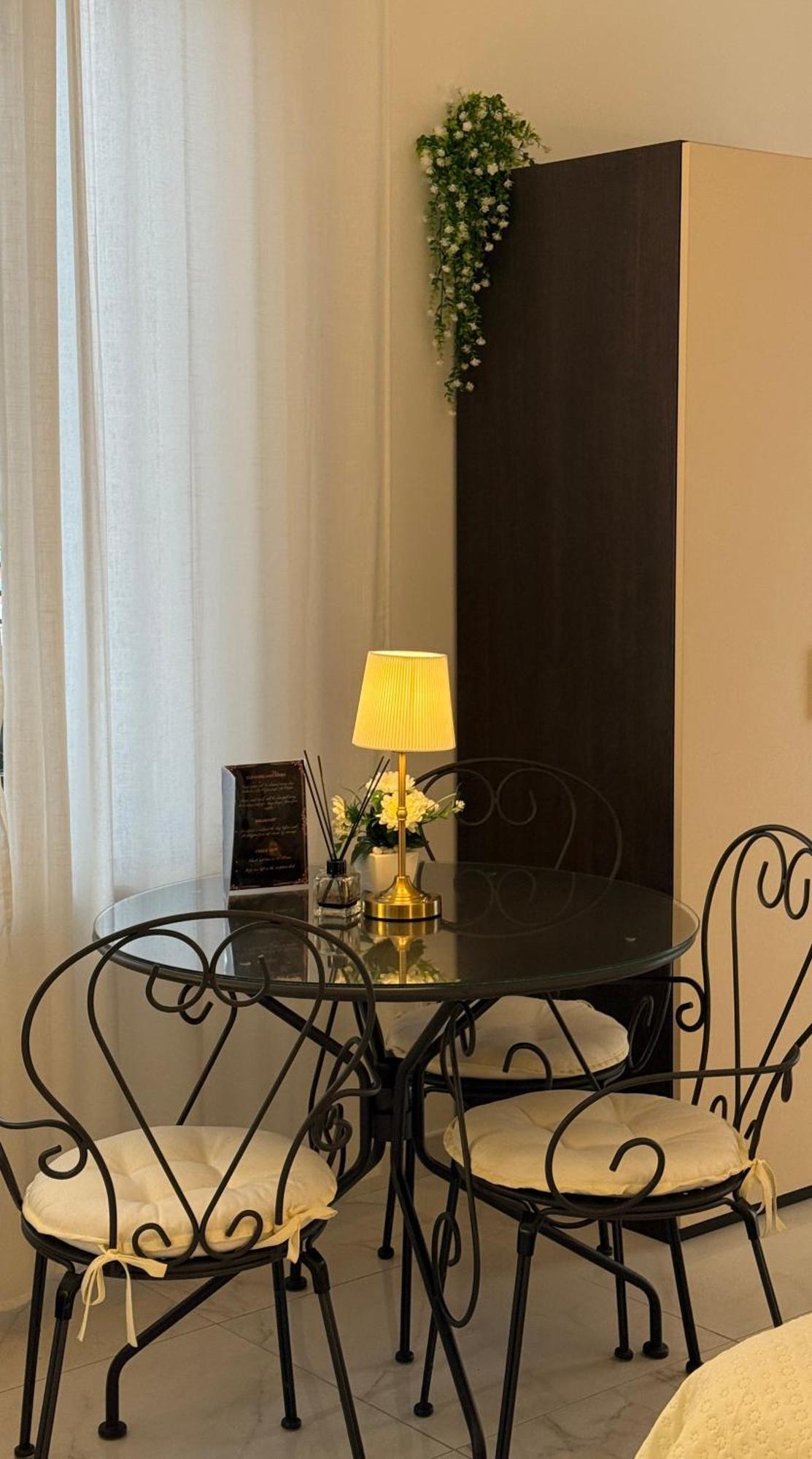 La Maison Rose Майори Екстериор снимка